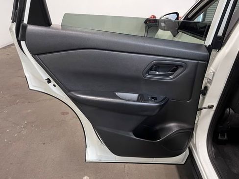 Used 2024 Nissan Rogue S FWD image 19