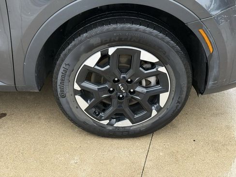 Used 2024 Kia Sorento S image 8