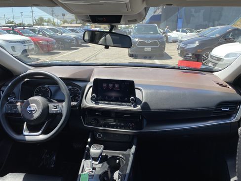 Used 2023 Nissan Rogue SV FWD image 29