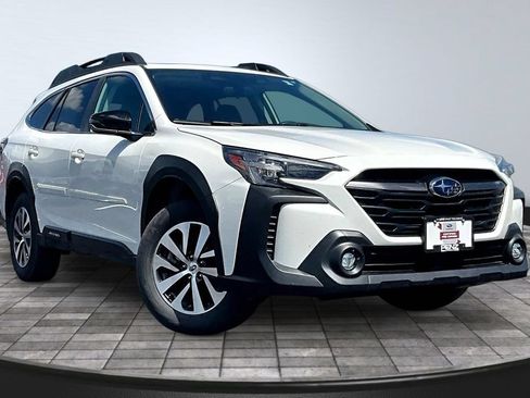 Used 2025 Subaru Outback Premium AWD/4WD image 3