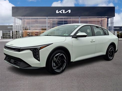 Certified 2025 Kia K4 EX image 3
