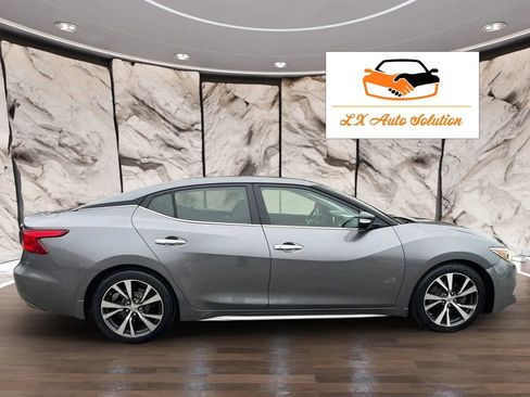 Used 2016 Nissan Maxima Platinum w/ Interior Lighting Package FWD image 3