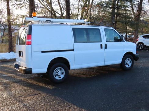 Used 2017 Chevrolet Express 2500 image 20