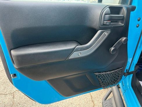 Used 2018 Jeep Wrangler Unlimited Sport w/ Connectivity Group image 15