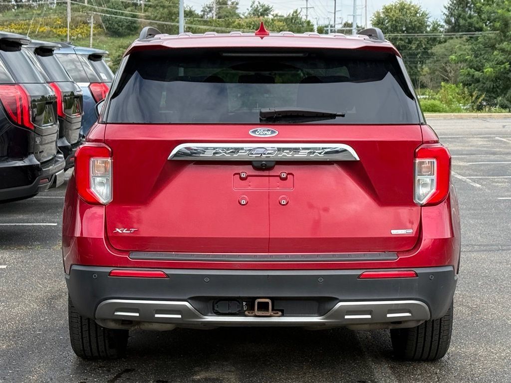 Used 2020 Ford Explorer XLT w/ Equipment Group 202A AWD/4WD image 5