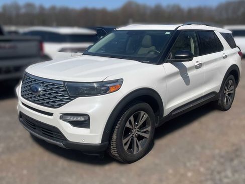 Used 2020 Ford Explorer Platinum w/ Premium Technology Package AWD/4WD image 3