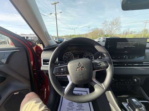New 2026 Mitsubishi Outlander ES FWD image 14