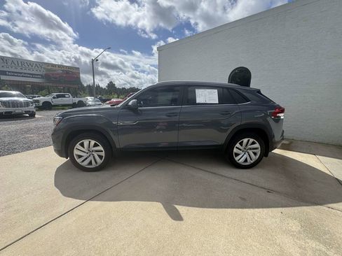 Used 2021 Volkswagen Atlas Cross Sport SE image 2