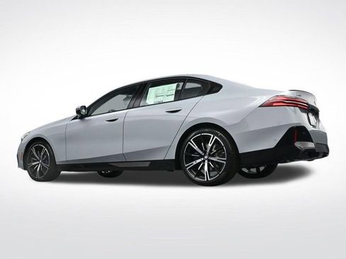 New 2026 BMW 530i xDrive w/ M Sport Package image 31