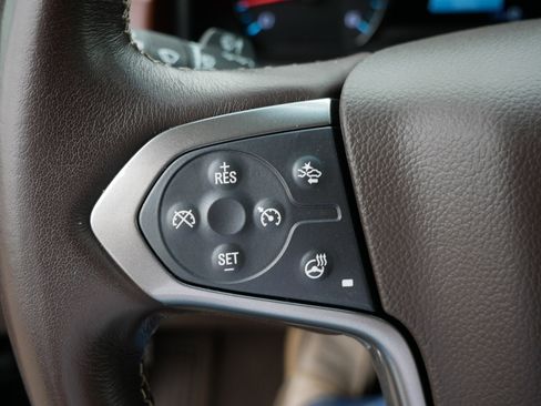 Used 2020 Chevrolet Suburban Premier AWD/4WD image 29