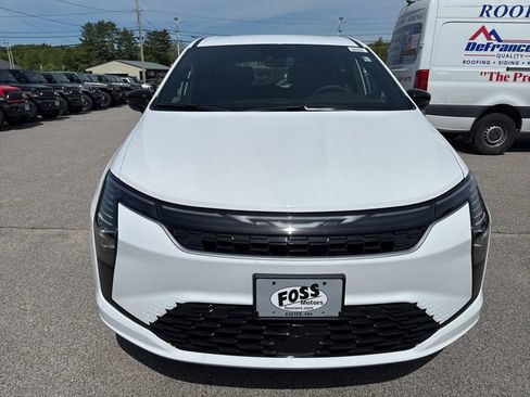 New 2027 Chrysler Pacifica Select FWD image 8