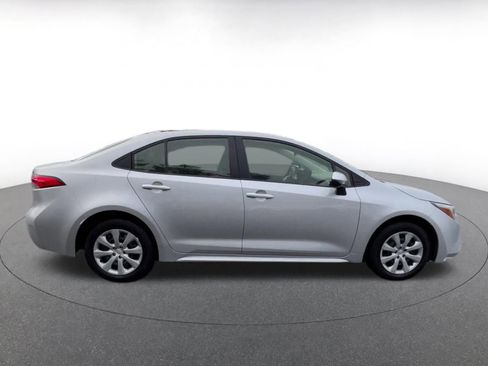 Used 2025 Toyota Corolla LE image 17