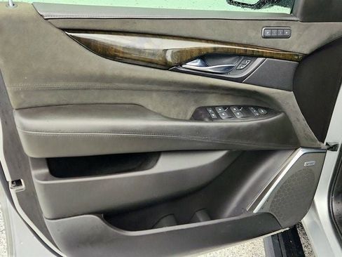 Used 2020 Cadillac Escalade Platinum image 11