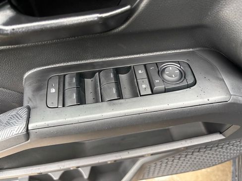 Used 2025 Toyota Tacoma SR5 image 15