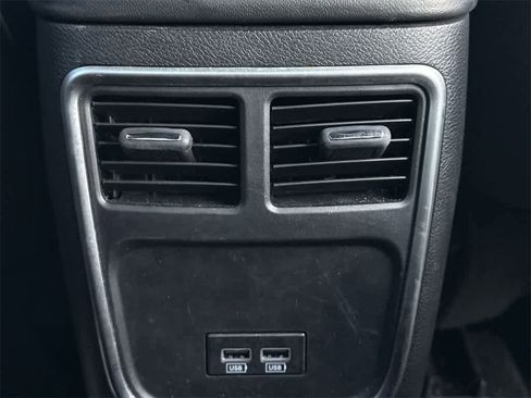 Used 2020 Dodge Charger SXT image 21