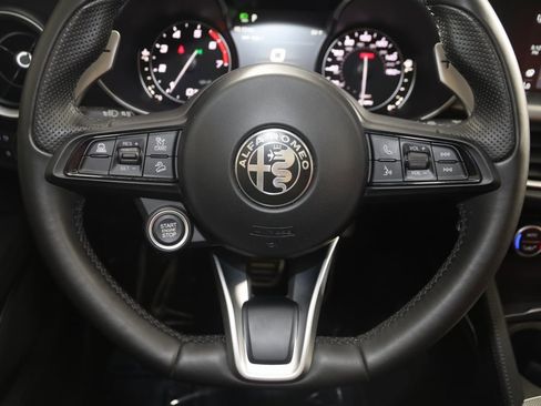 Used 2023 Alfa Romeo Stelvio Veloce image 39