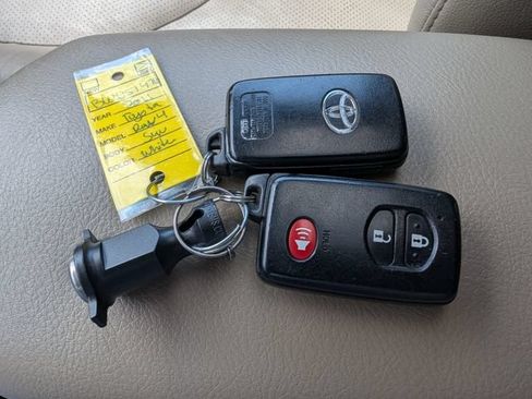 Used 2011 Toyota RAV4 Limited w/ Limited Extra Value Pkg AWD/4WD image 15