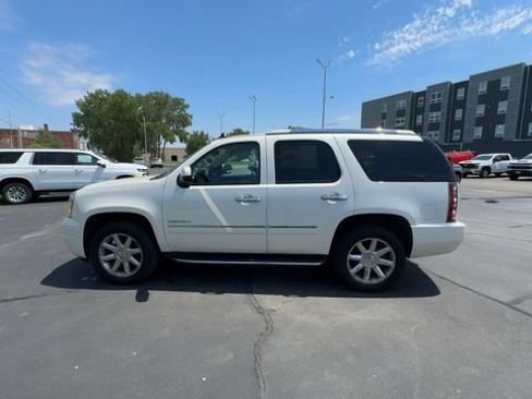 Used 2014 GMC Yukon Denali AWD/4WD image 5