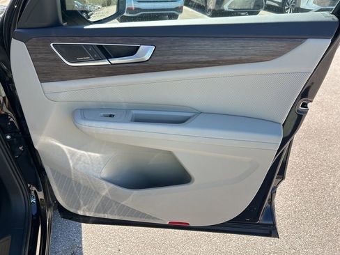 Used 2025 Volkswagen Atlas SEL Premium R-Line image 45