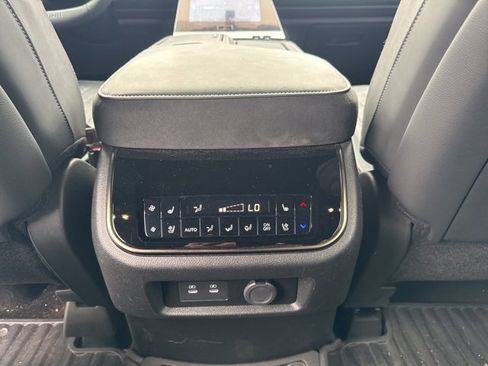 Used 2025 INFINITI QX80 Autograph image 10