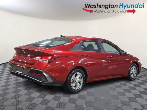 Certified 2024 Hyundai Elantra SE image 6
