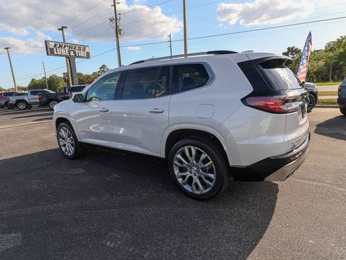 Used 2025 GMC Acadia Denali w/ Super Cruise Package FWD image 6