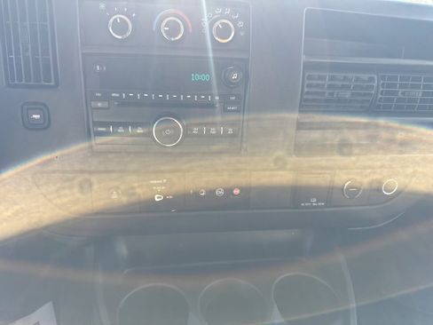 Used 2017 Chevrolet Express 3500 LT w/ LT Preferred Equipment Group image 10