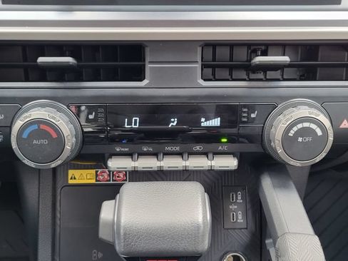 Used 2025 Toyota 4Runner TRD Off-Road AWD/4WD image 18
