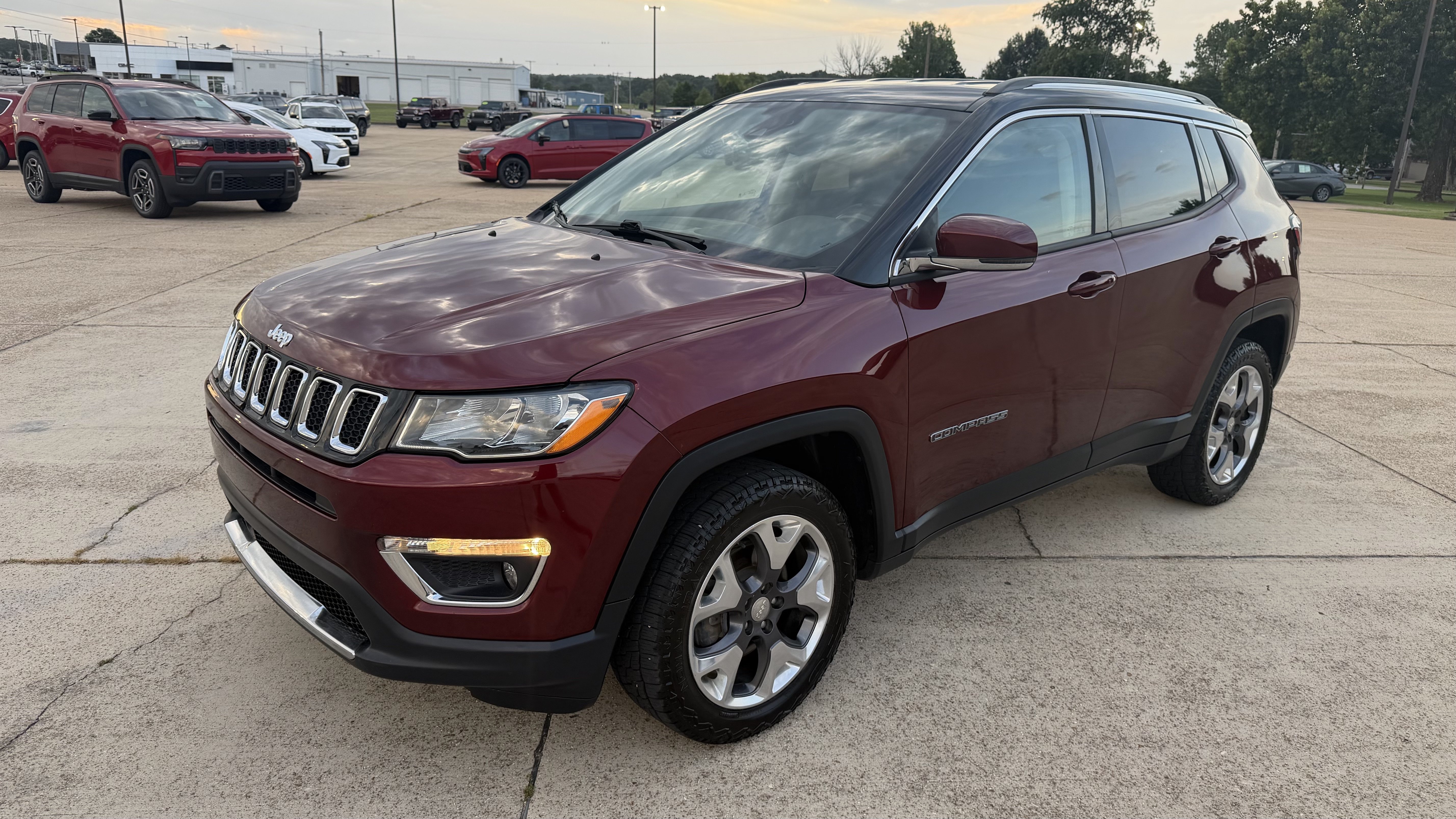 Used 2021 Jeep Compass Limited AWD/4WD image 2