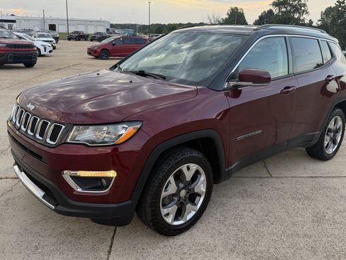 Used 2021 Jeep Compass Limited AWD/4WD image 2