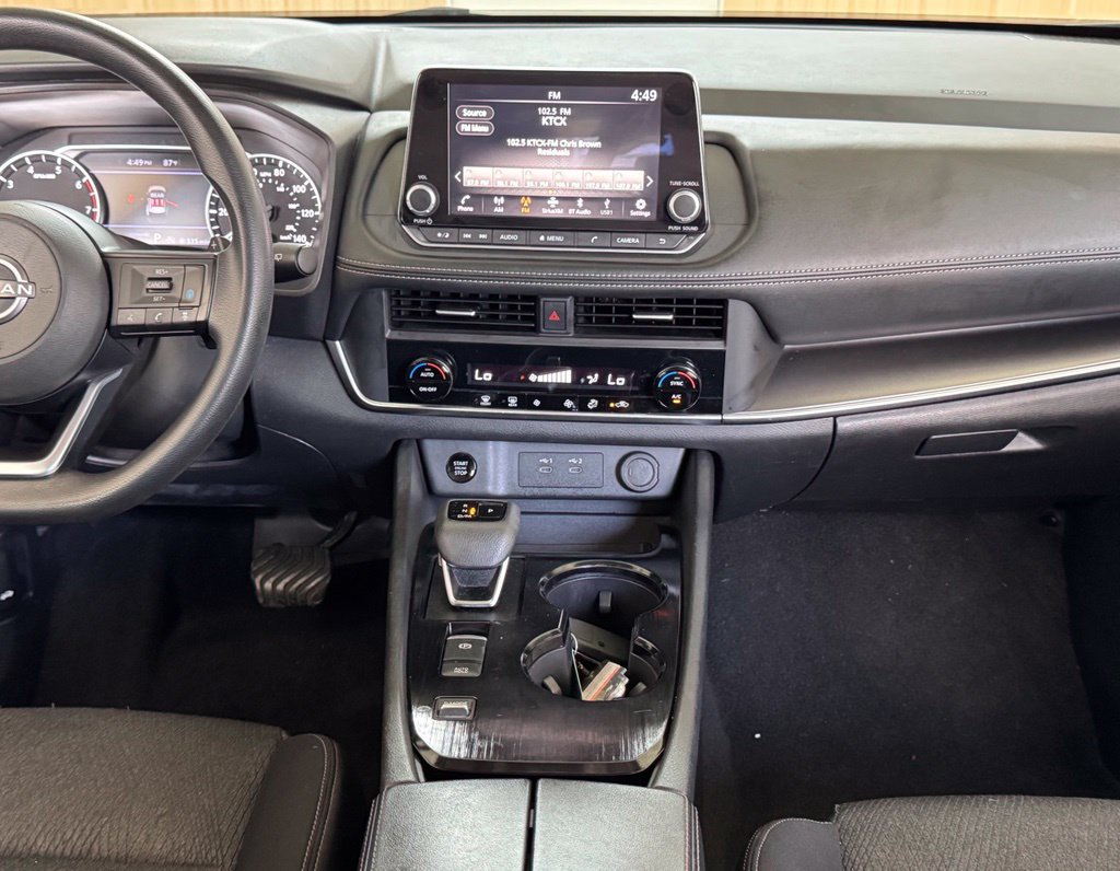 Used 2024 Nissan Rogue SV FWD image 3