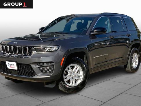 New 2025 Jeep Grand Cherokee Laredo image 1