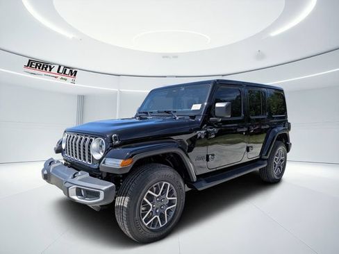 New 2026 Jeep Wrangler Unlimited Sahara AWD/4WD image 7