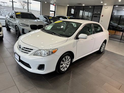Used 2013 Toyota Corolla LE image 2