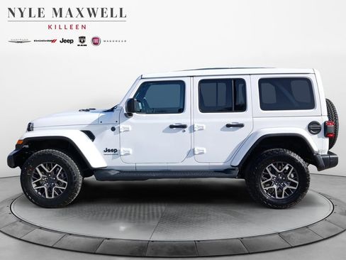 New 2026 Jeep Wrangler Unlimited Sahara AWD/4WD image 13