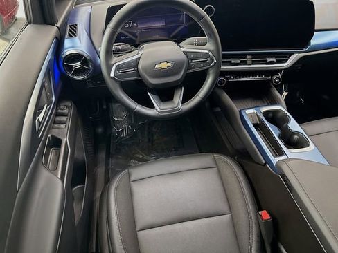 Used 2024 Chevrolet Equinox EV LT image 24