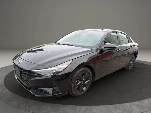 Used 2021 Hyundai Elantra SEL w/ Cargo Package FWD image 1