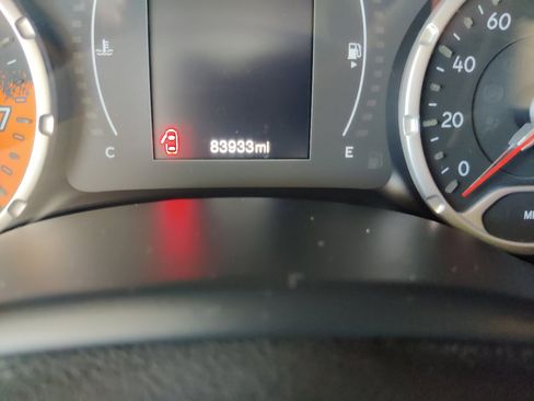 Used 2017 Jeep Renegade Latitude w/ Cold Weather Group image 9