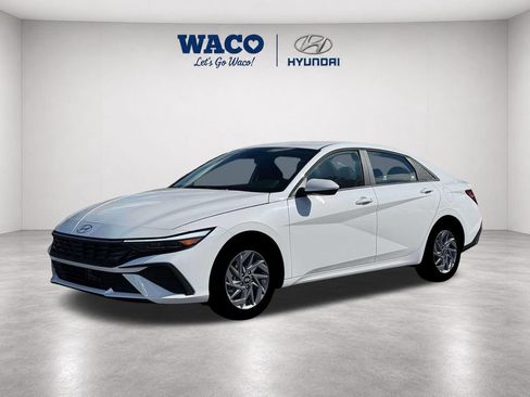 Certified 2026 Hyundai Elantra Hybrid FWD image 4
