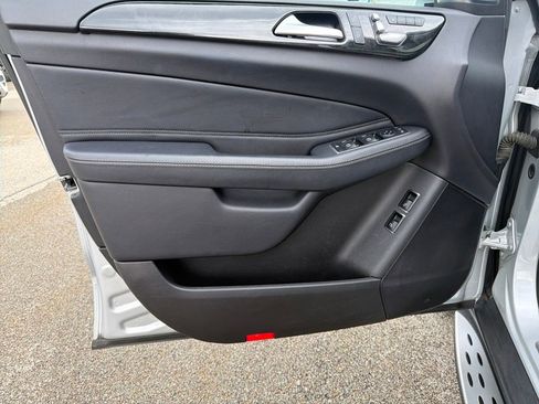 Used 2019 Mercedes-Benz GLS 450 4MATIC image 17