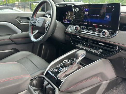 Used 2023 Chevrolet Colorado Z71 w/ Z71 Convenience Package 2 image 24