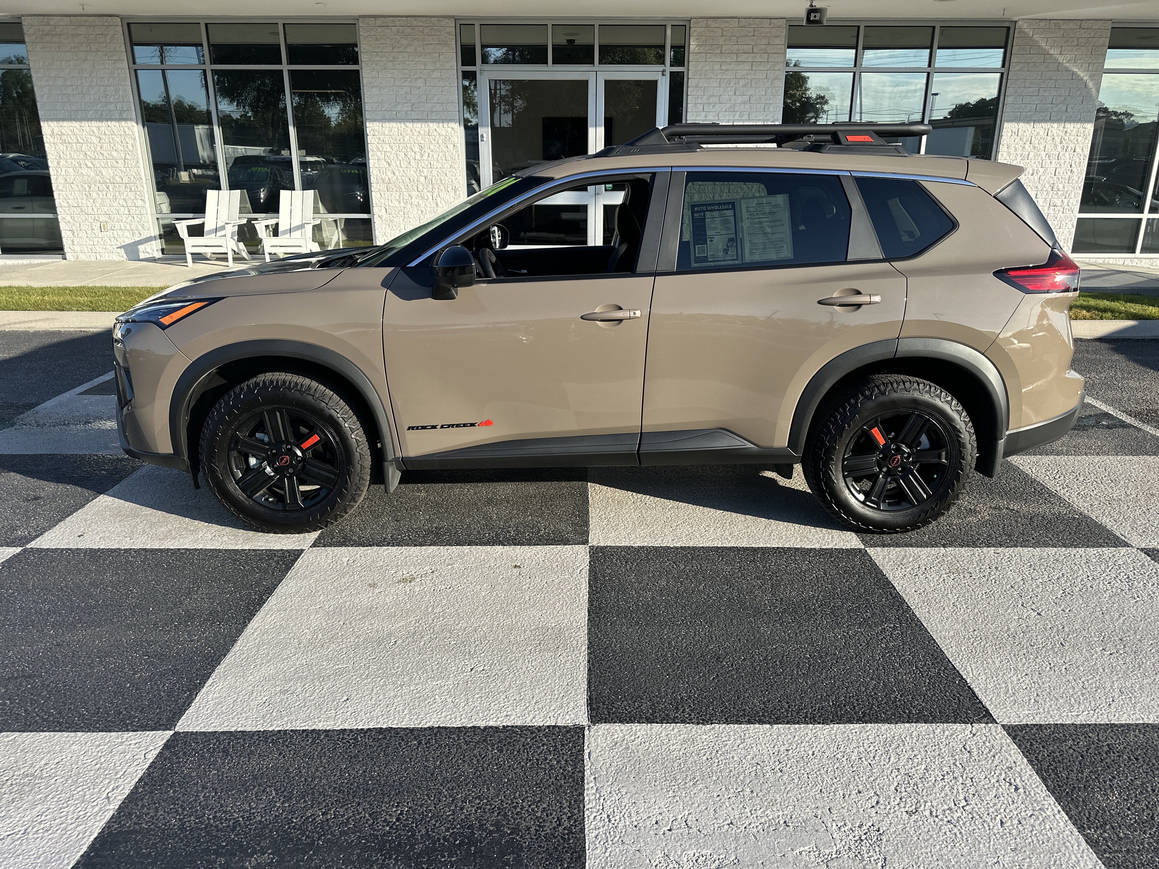 Used 2026 Nissan Rogue SV AWD/4WD image 1