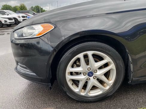 Used 2014 Ford Fusion SE FWD image 29