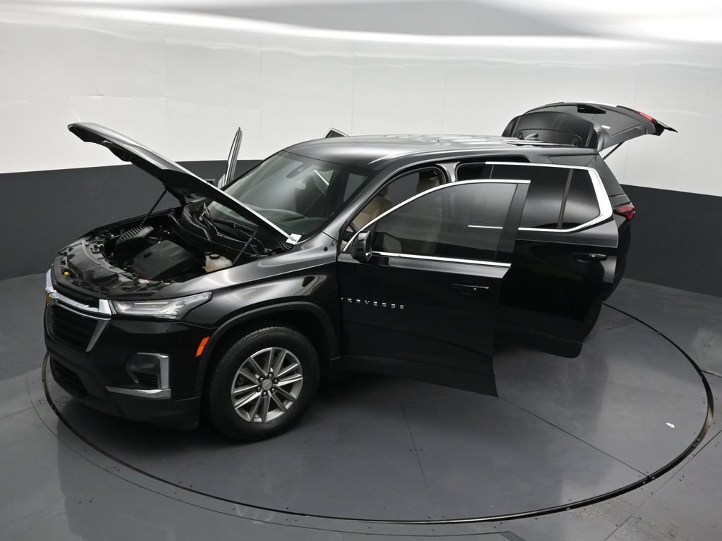 Used 2023 Chevrolet Traverse LS FWD image 37