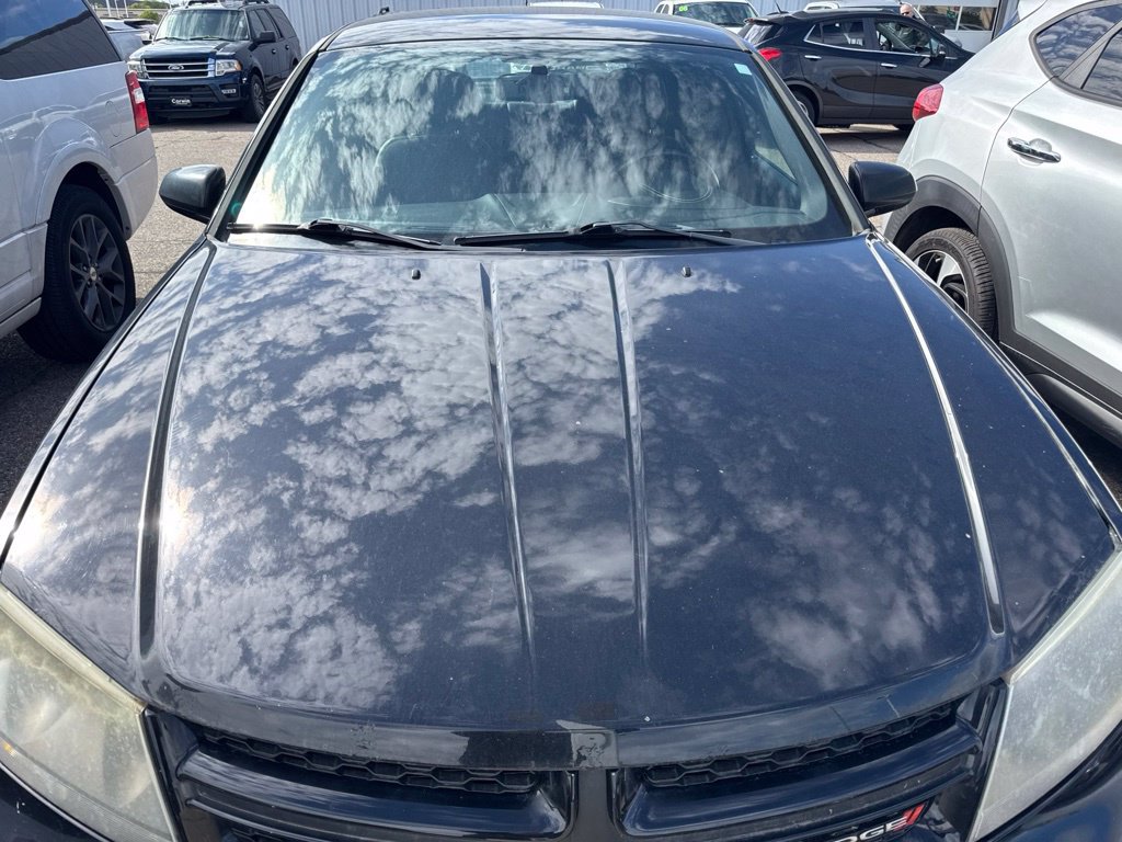 Used 2013 Dodge Avenger SXT w/ Blacktop Pkg FWD image 2