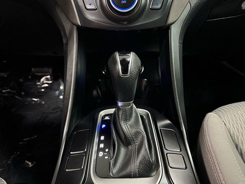 Used 2018 Hyundai Santa Fe SE image 21