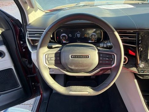 Used 2022 Jeep Wagoneer Series III w/ Premium Group I AWD/4WD image 13