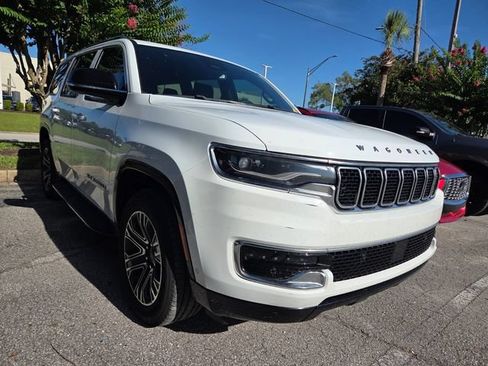Used 2024 Jeep Wagoneer 2WD w/ Premium Group I image 3