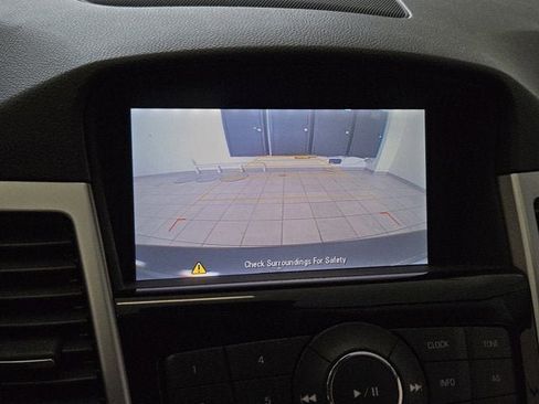 Used 2015 Chevrolet Cruze LT FWD image 24