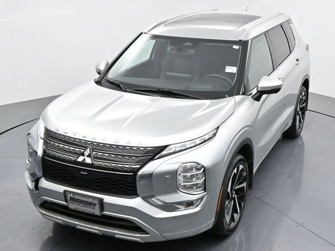 Used 2023 Mitsubishi Outlander SEL image 38